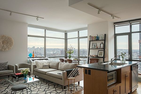 1st image of 125 Court St APT 2SE