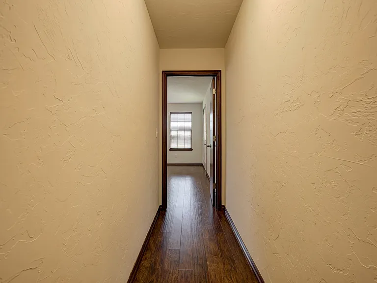 509 Finch St — Photo 15