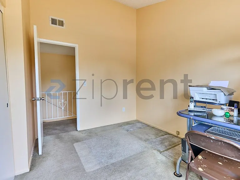 1106 S Clarence St — Photo 19