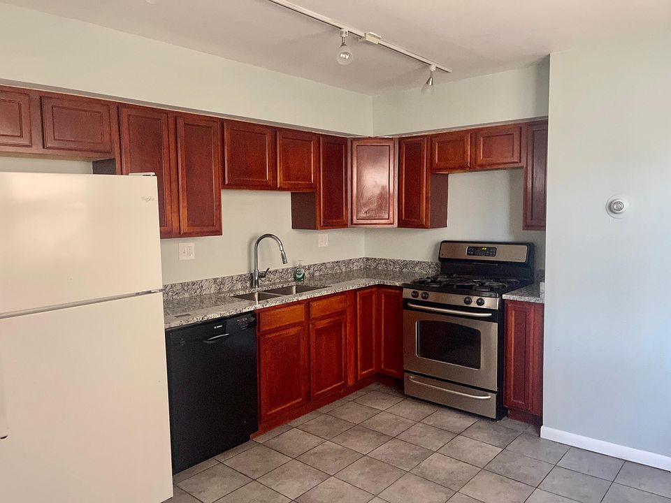 1st image of 1714 W Touhy Ave #A1s