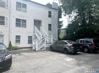 Greenwich Avenue (33), Stamford, CT 06902