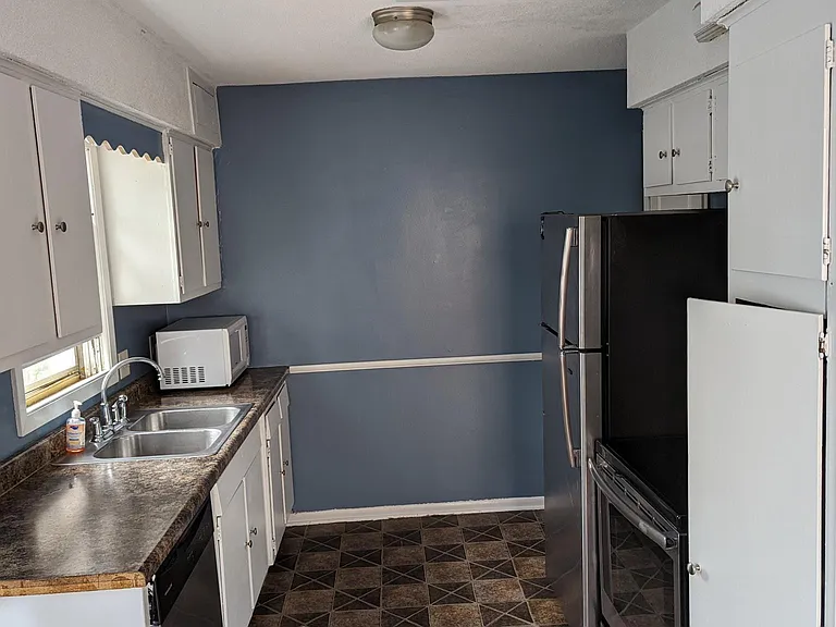 1652 McAfee St — Photo 12