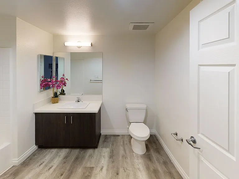 La Buena Ventura Apts...Brand New Building...Amazing Views! — Photo 18