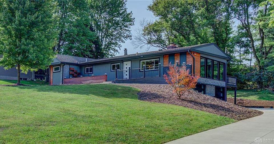 1st image of 1141 Woodland Dr