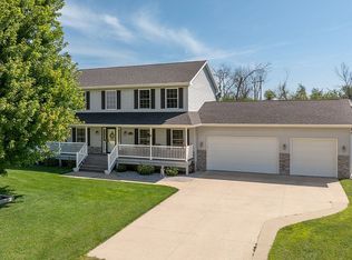 2580 Shelby Ln, Palo, IA 52324