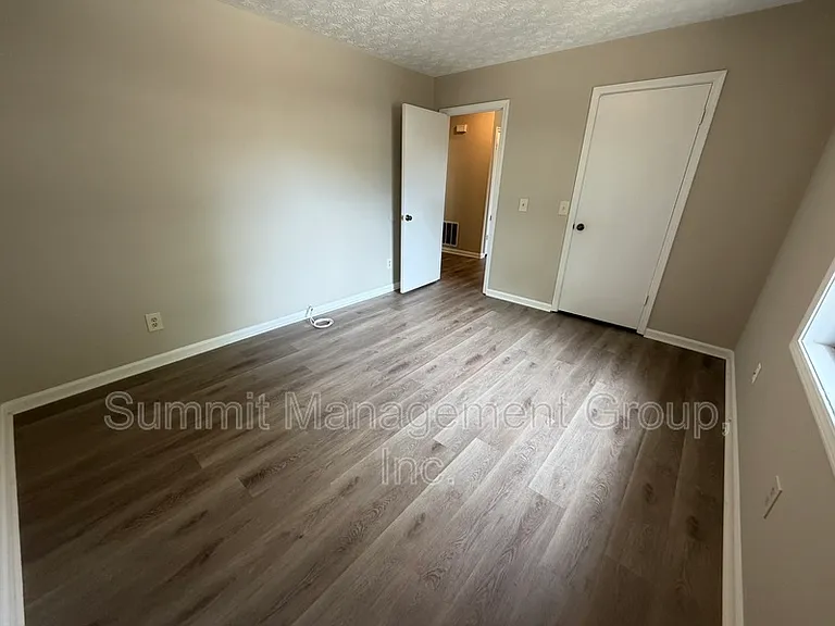 1035 Eastview Rd NE #A — Photo 11