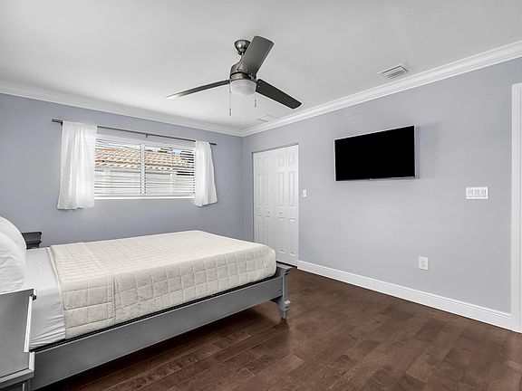 3rd image of 249 SE 3rd Ave