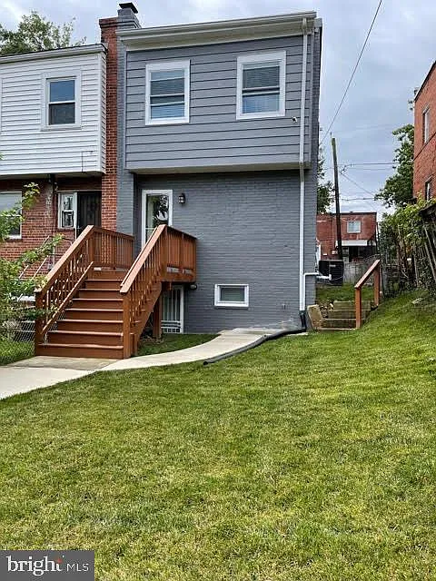 4 bed, 2.5 bath, 1436 sqft, $2,400 — Photo 3