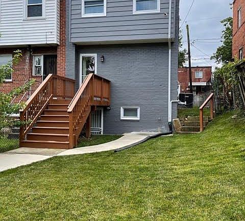 3rd image of 121 Darrington St SW