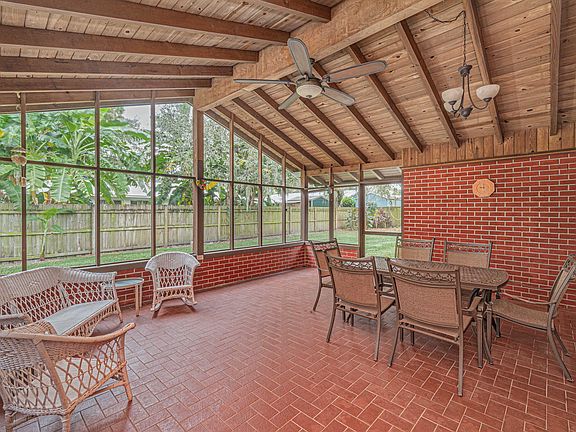 4th image of 4885 River Oak Lane