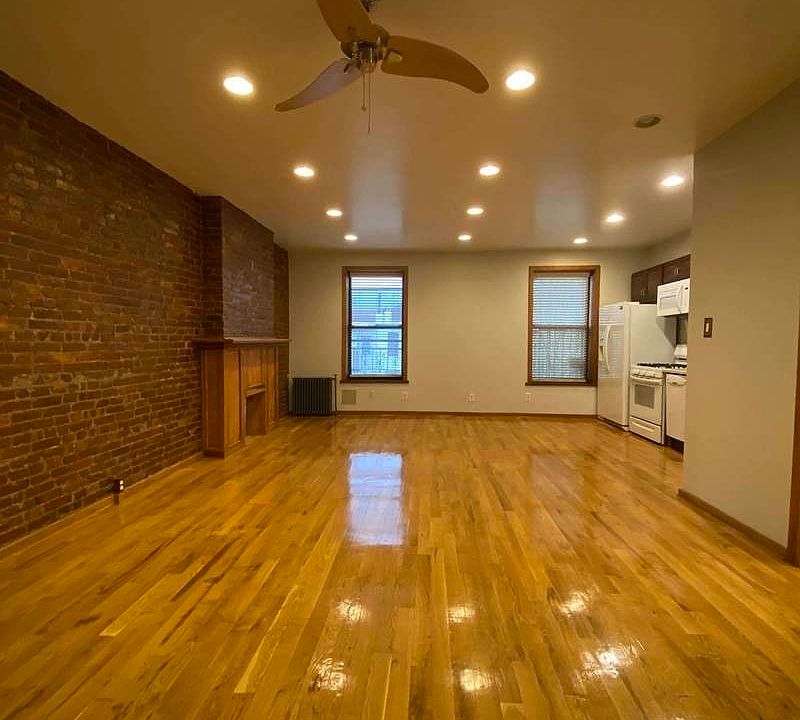 1st image of 681 De Graw St #2