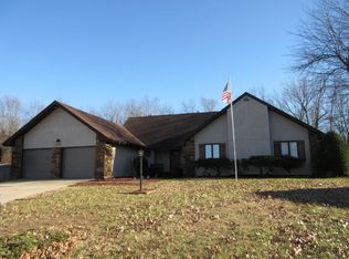 3340 W Suzanne Cir, Springfield, MO 65810