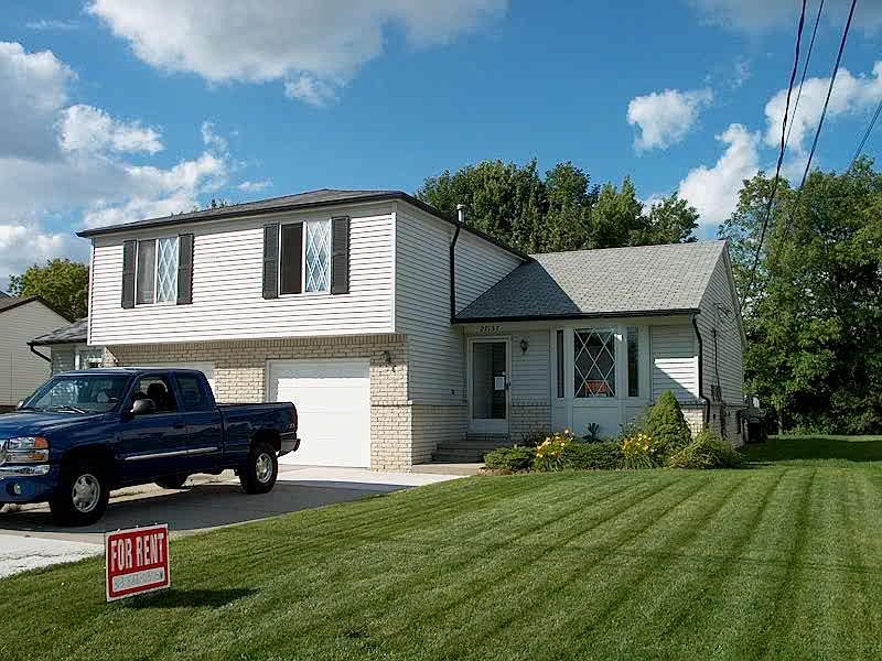 1st image of 27137 Campau Ln