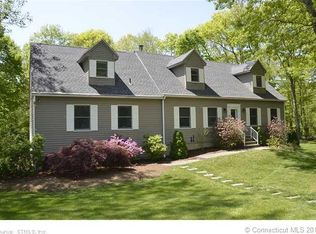 322 Gales Ferry Rd, Groton, CT 06340