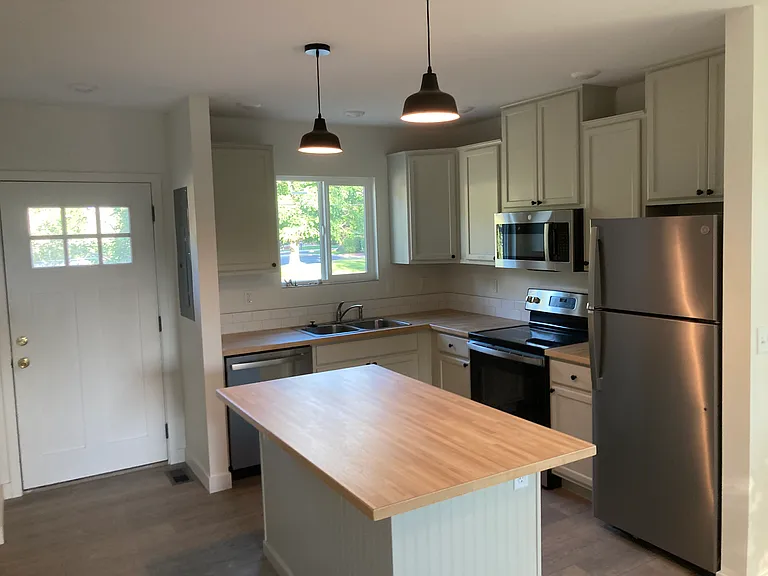 2535 N Garfield Ave #2535 — Photo 3