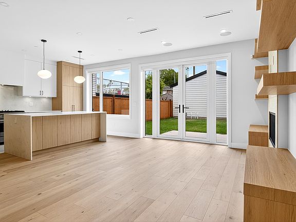 4th image of 2741 E 7th Ave #2