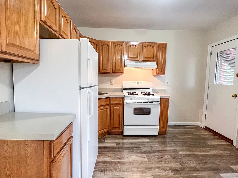 15-17 Dorothy St / Dorothy Apartments LLC — Photo 11