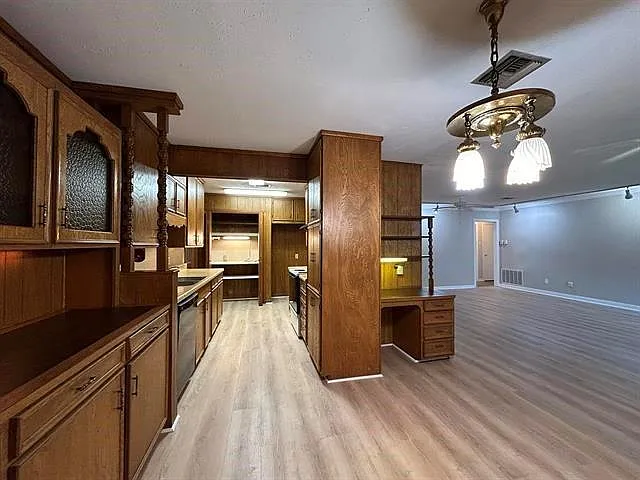 270 Ferndale Ln — Photo 9