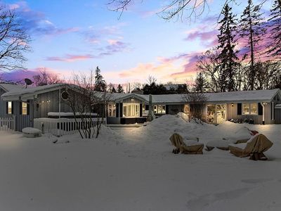 2375 Guinevere Dr, Brookfield, WI, 53045