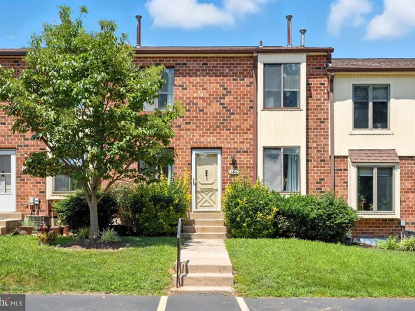 6406 Hilltop Dr #60, Brookhaven, PA 19015