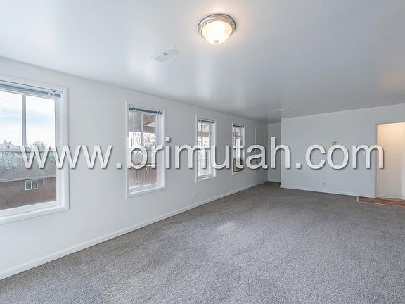 3rd image of 1261-1267 E Alameda Ave #1263