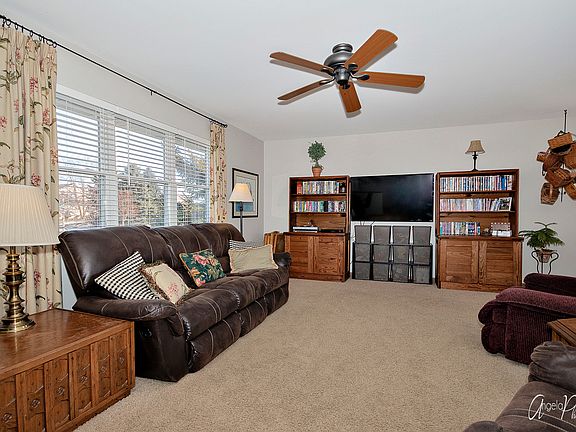 4th image of 5703 Landcaster Cir