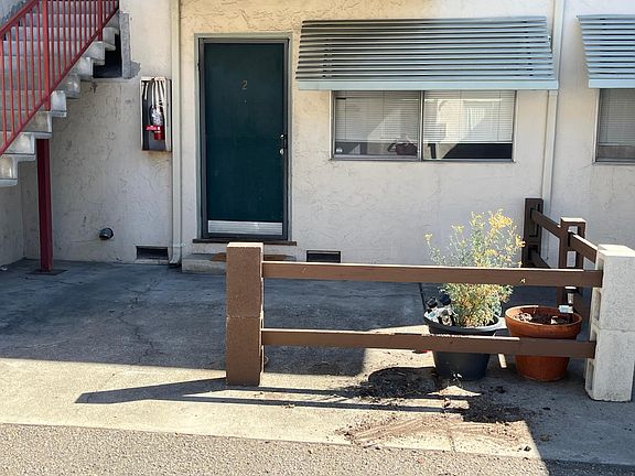 2nd image of 3941 Starview Dr #2