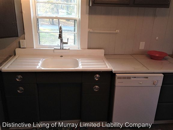 5th image of 1619 Farmer Ave APT D
