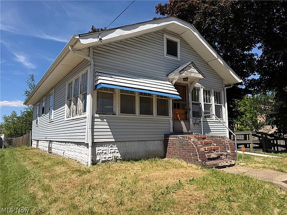2nd image of 1027 Austin Ave