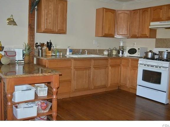 2nd image of 9338 Grace St