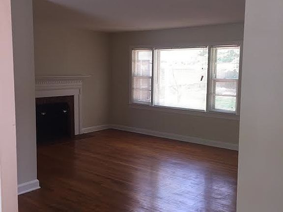 4th image of 3806 Manor Dr