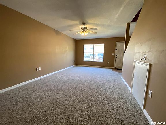 5th image of 2636 SW 35th Pl Unit 4