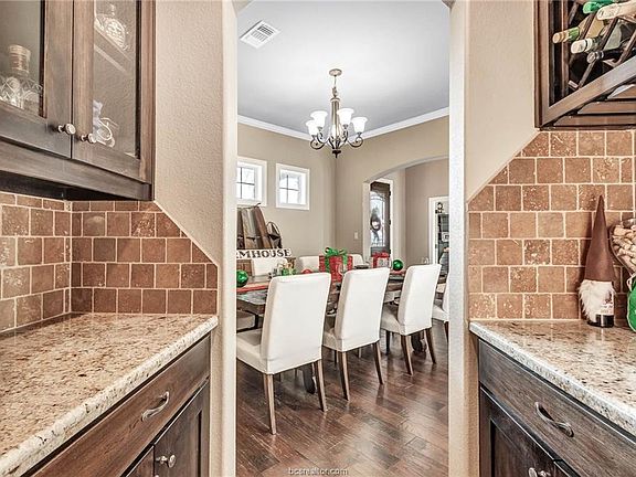5th image of 17965 Saddle Creek Dr