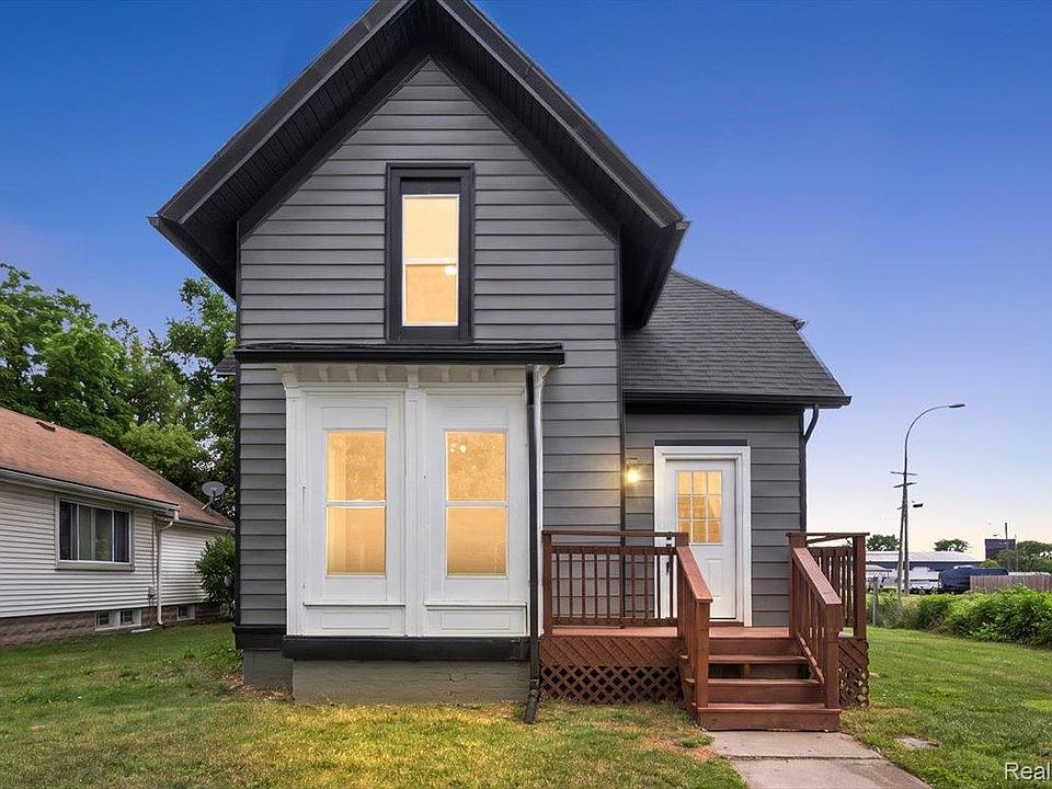 1st image of 150 Robertson St