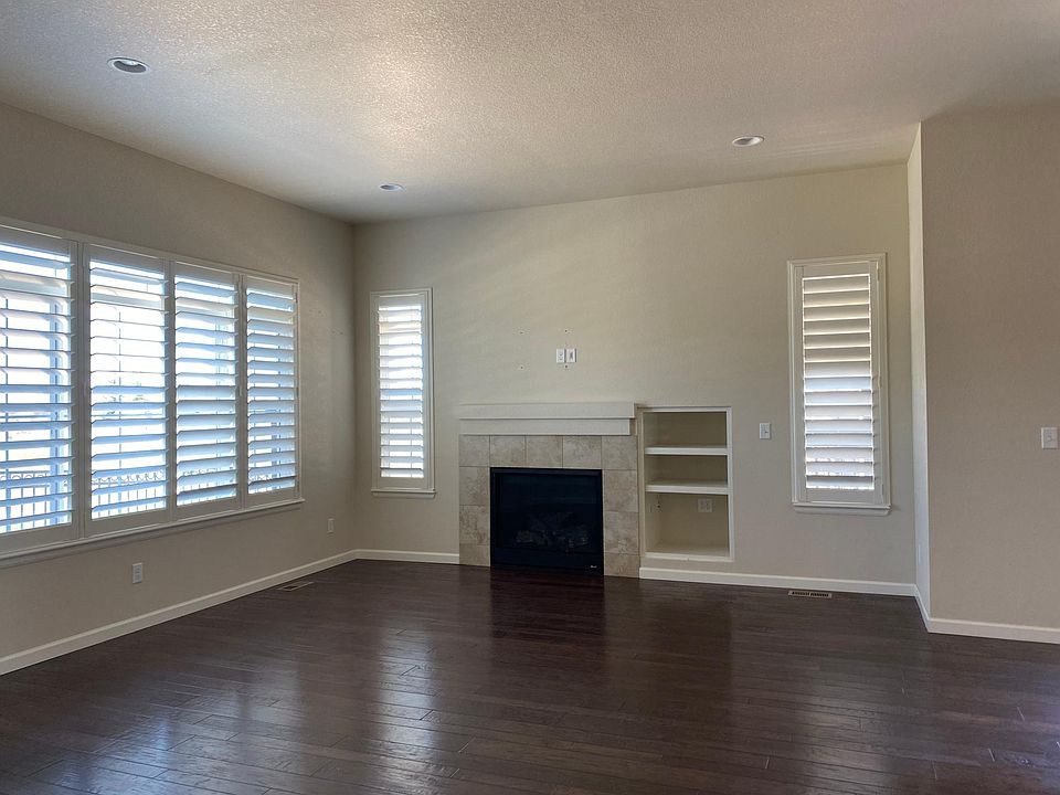 1st image of 26295 E Calhoun Pl