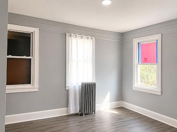 4th image of 74 Baldwin Ave #3B