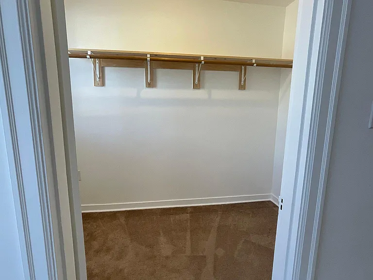 325 Summit Ave E #12 — Photo 17
