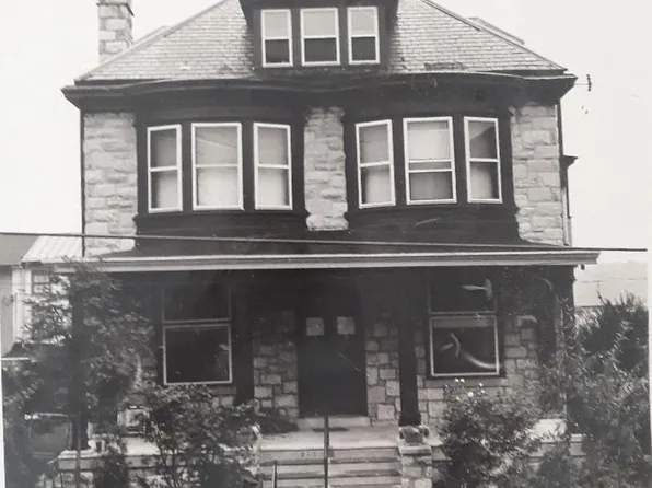 141 Green Ln, Philadelphia, PA 19127