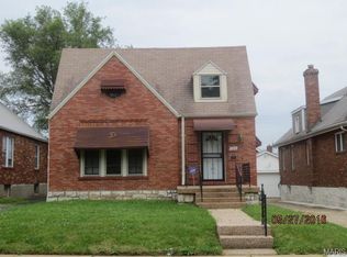 8718 Park Ln, Saint Louis, MO 63147
