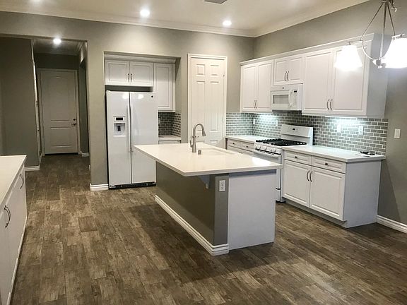 3rd image of 85627 Treviso Dr