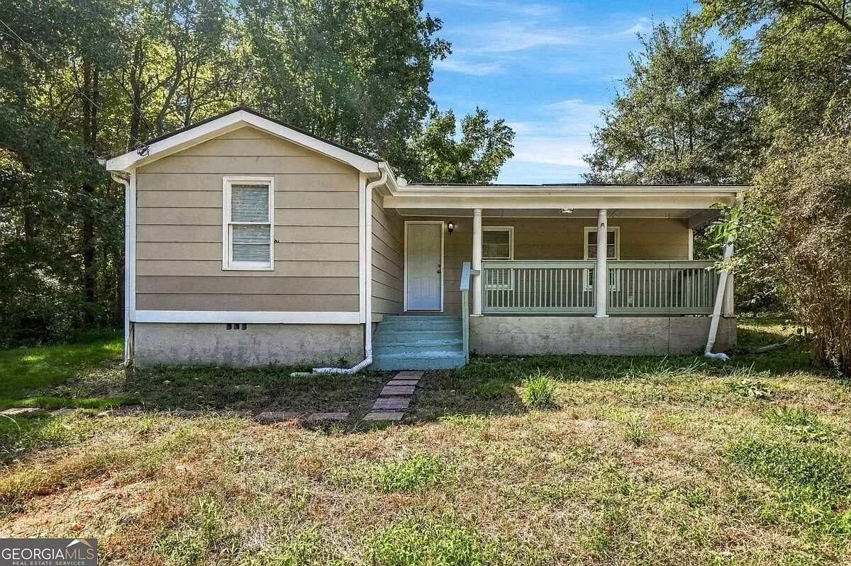 4 bed, 2.5 bath, 1598 sqft, $1,850 — Photo 1