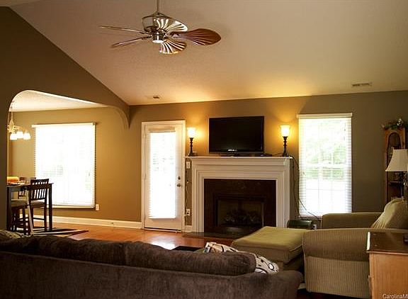 3rd image of 1160 Phillip St #56