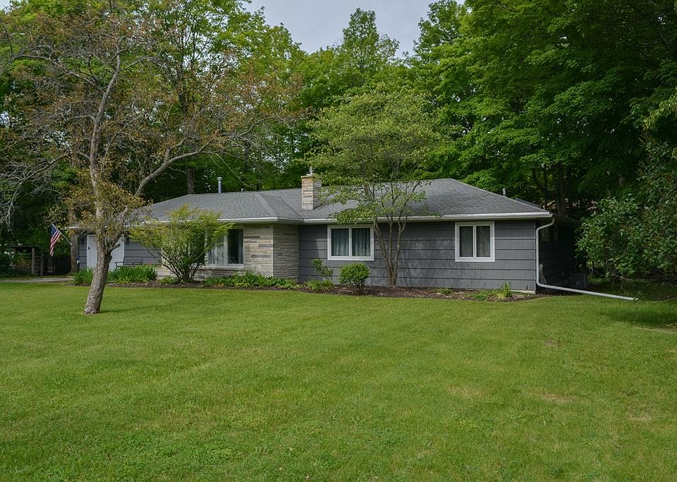 1st image of 10625 Meadow Ln