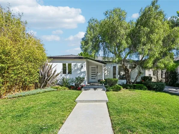 8454 Naylor Ave, Los Angeles, CA 90045