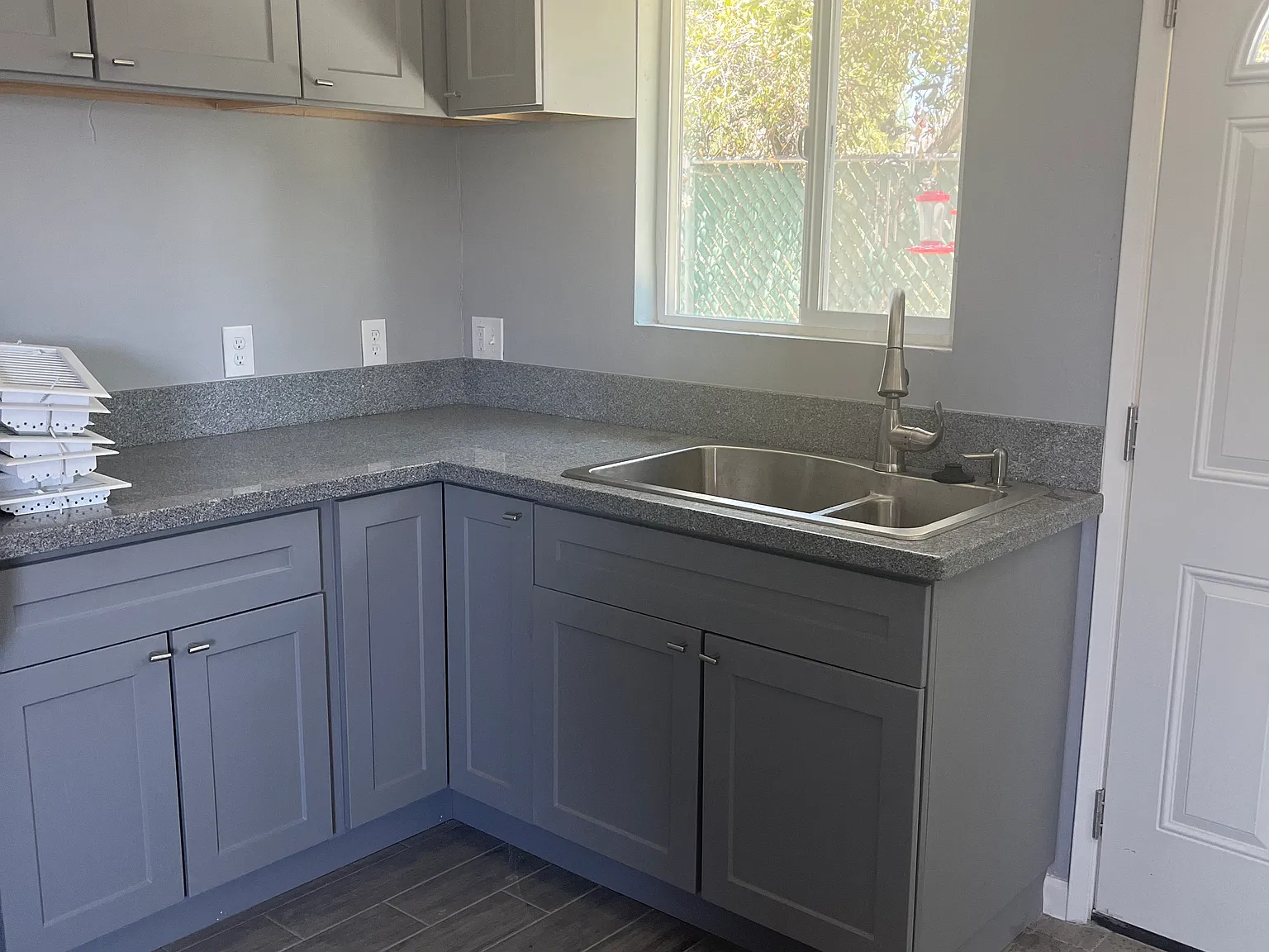 24951 Fir Ave — Photo 3