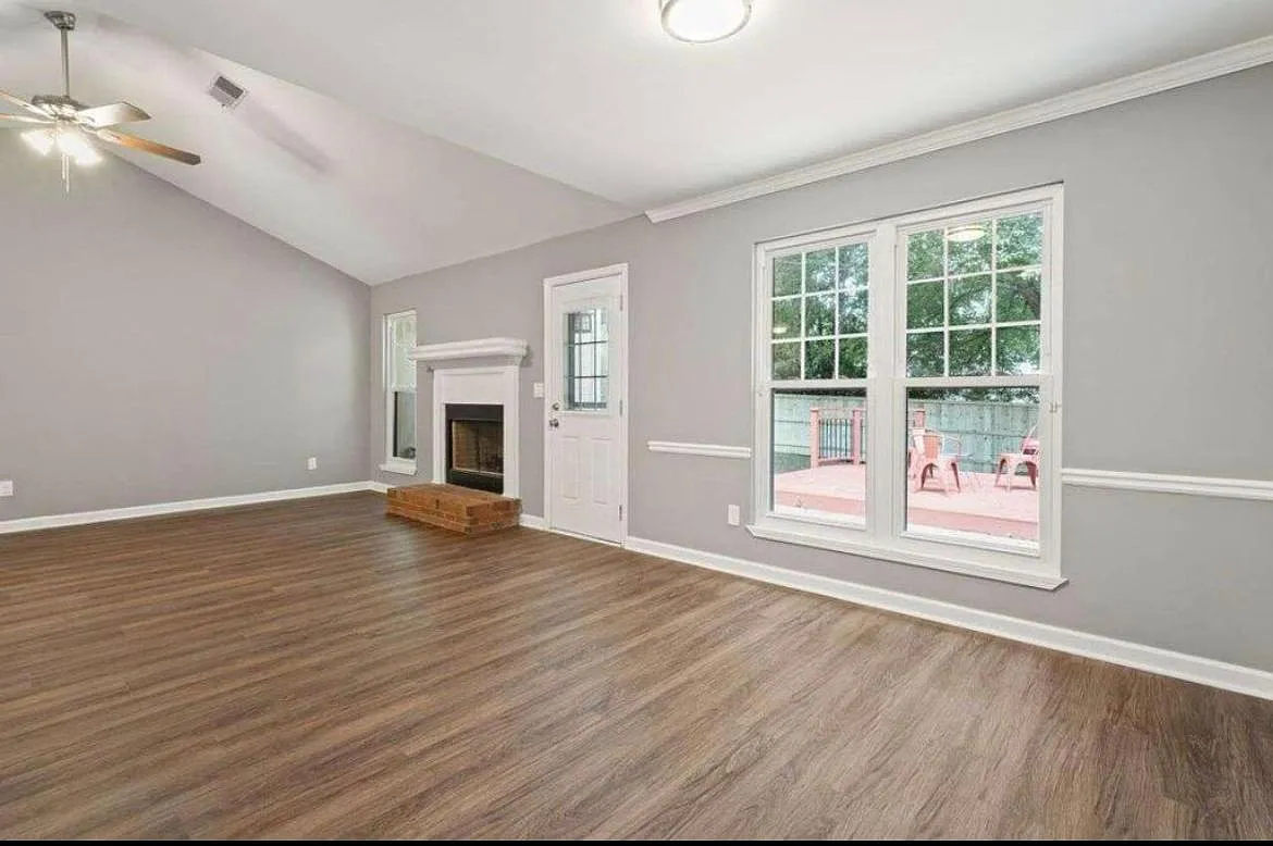 1793 Killarney Dr SW — Photo 4