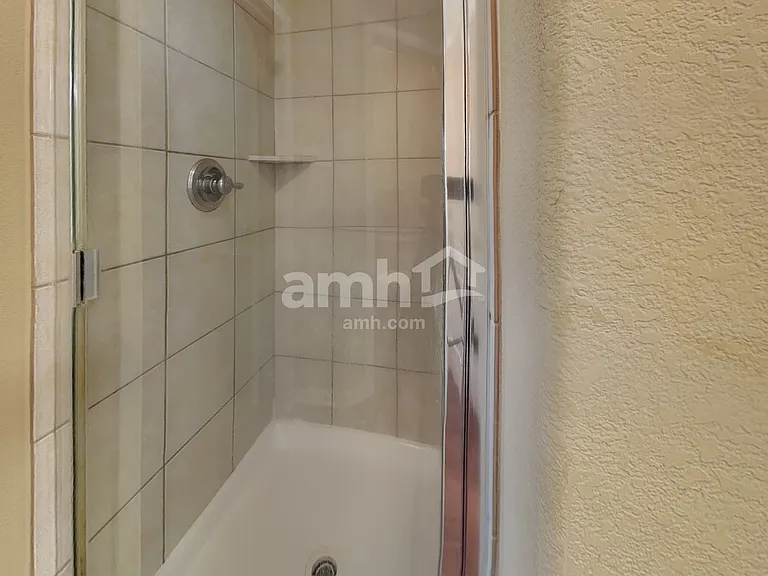 28606 Lockeridge Farms Dr — Photo 14