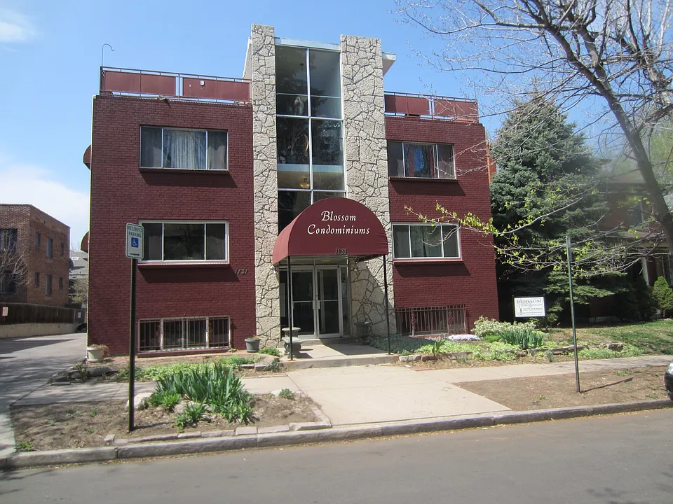 1131 N Lafayette St #201