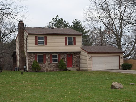 2nd image of 1155 Jackson St