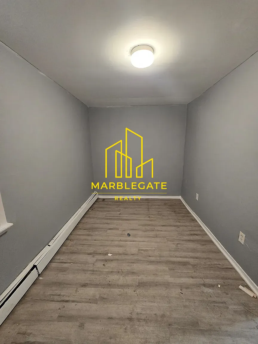 3 bed, 1050 sqft, $2,095 — Photo 4
